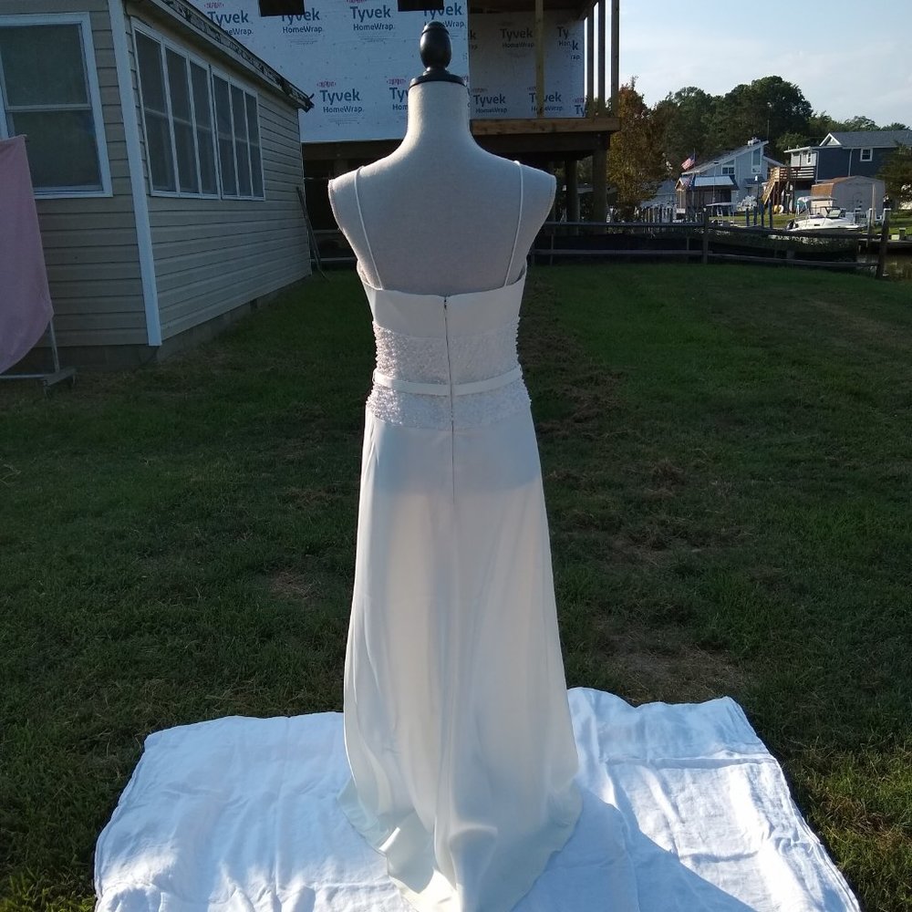Wedding Dress - Picture 12 of 15
